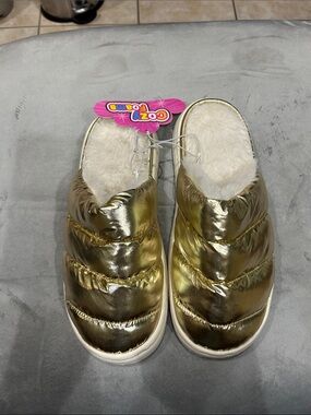 stars above Gold Metallic Puffer Slip-On Slippers